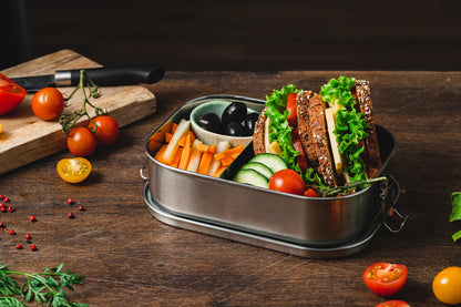 Premium Edelstahl Lunchbox 700 ml, mit Bambus-Besteck, Ersatzdichtung, ÖKO-Baumwoll-Zugbeutel, Gummiband, auslaufsicher, geruchs- &amp; geschmacksneutral